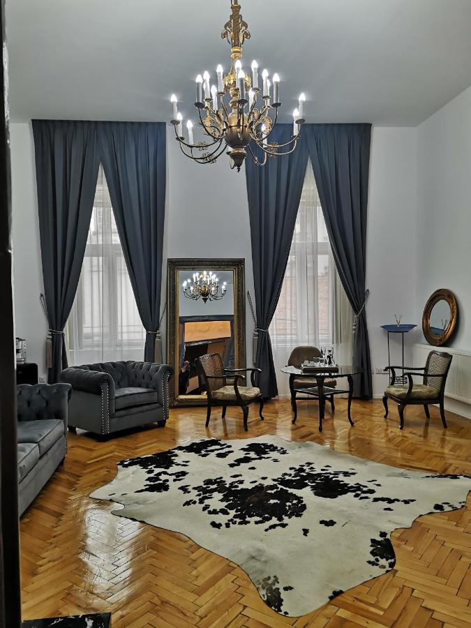 Mansion Josephina Apartamento Cluj-Napoca Exterior foto